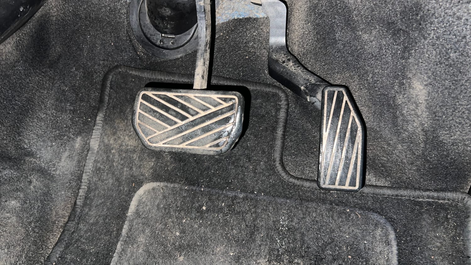 Used 2015 Maruti Suzuki Wagon R 1.0 VXI AMT Petrol Automatic interior PEDALS VIEW