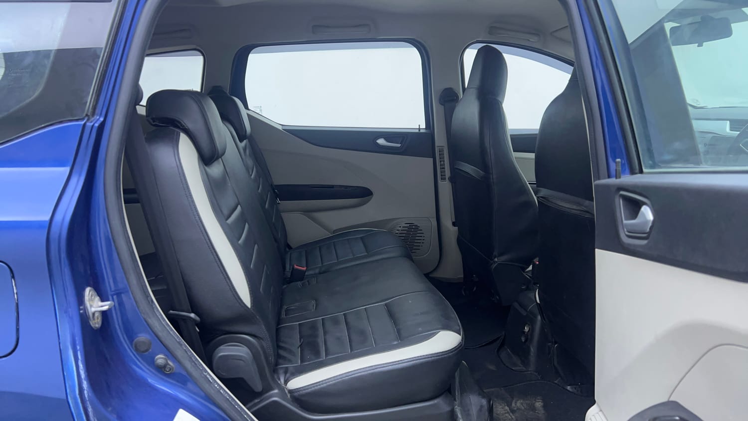 Used 2020 Renault Triber RXZ Petrol Manual interior RIGHT SIDE REAR DOOR CABIN VIEW