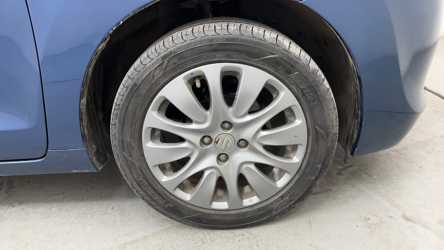 Used 2016 Maruti Suzuki Baleno Zeta 1.2 Petrol Manual tyres RIGHT FRONT TYRE RIM VIEW