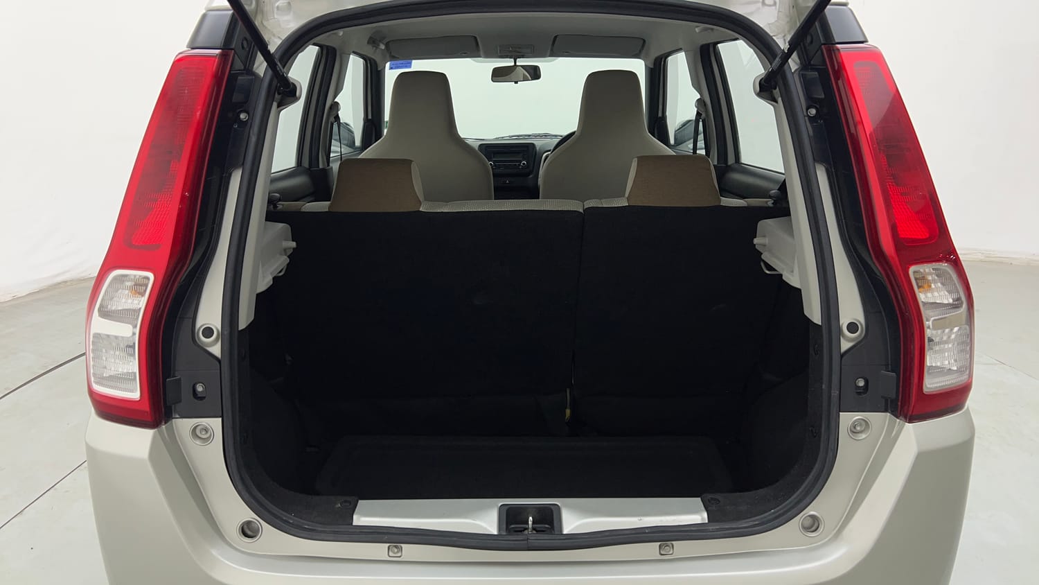 Used 2019 Maruti Suzuki Wagon R VXi 1.0 Petrol Manual interior DICKY INSIDE VIEW