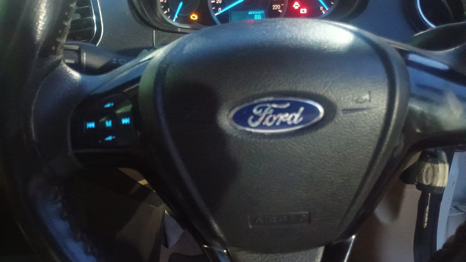 Used 2016 Ford Figo Aspire Trend 1.5 TDCi Diesel Manual top_features Steering mounted controls