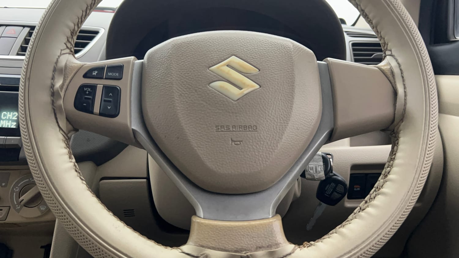 Used 2014 Maruti Suzuki Ertiga ZXi Petrol Manual top_features Steering mounted controls
