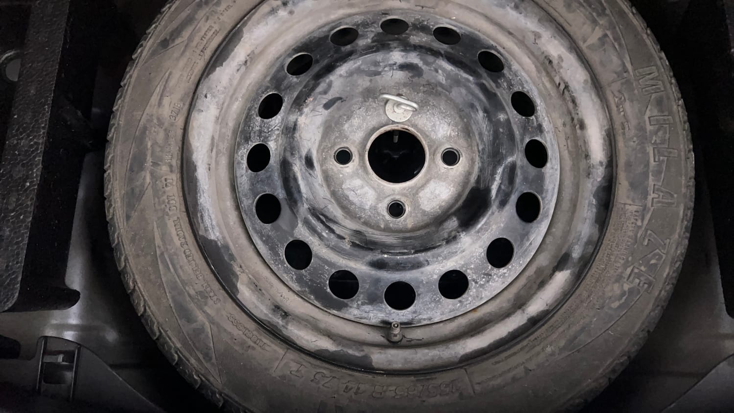 Used 2019 Maruti Suzuki Wagon R 1.0 VXI AMT Petrol Automatic tyres SPARE TYRE VIEW