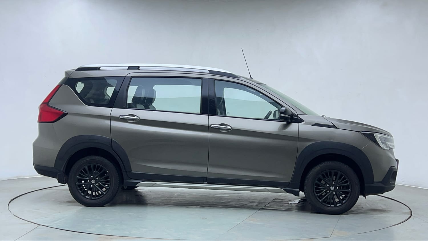 Used 2020 Maruti Suzuki XL6 Alpha MT Petrol Petrol Manual exterior RIGHT SIDE VIEW