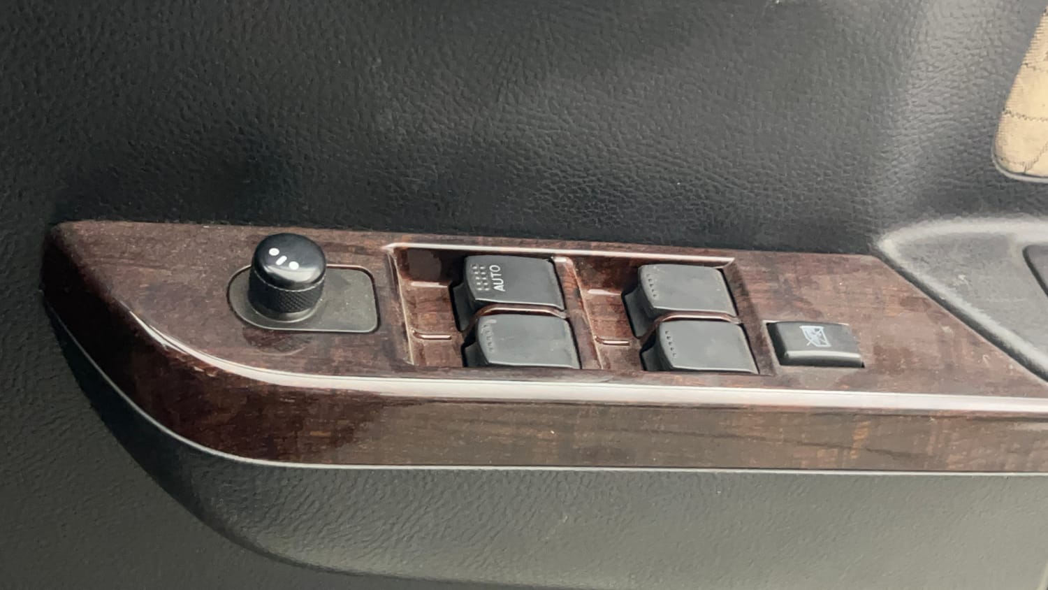Used 2019 Maruti Suzuki Wagon R 1.0 VXI AMT Petrol Automatic top_features Power windows