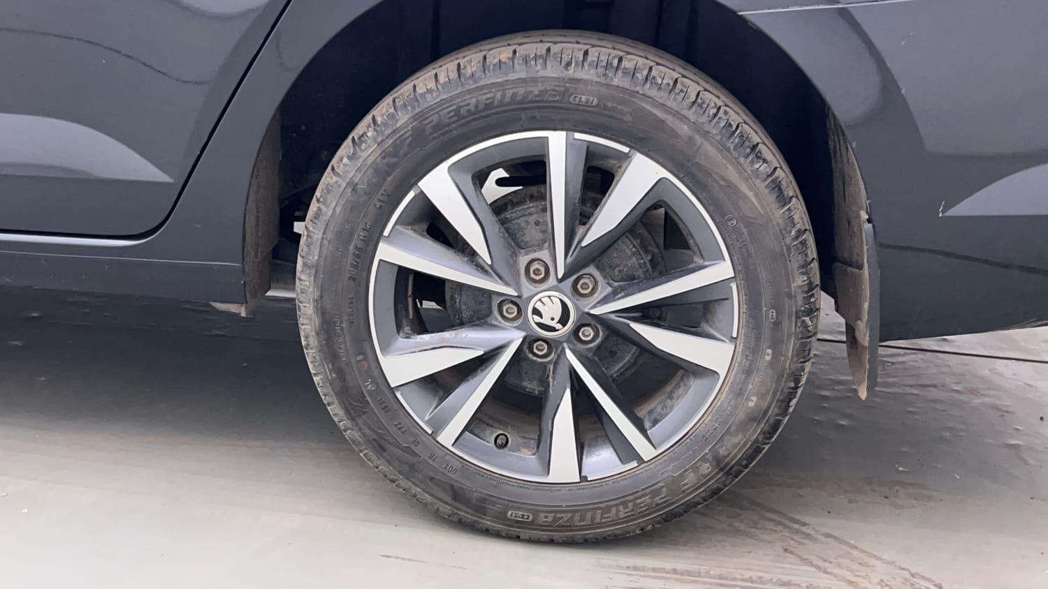 Used 2023 Skoda Slavia Style 1.0L TSI MT Petrol Manual tyres LEFT REAR TYRE RIM VIEW