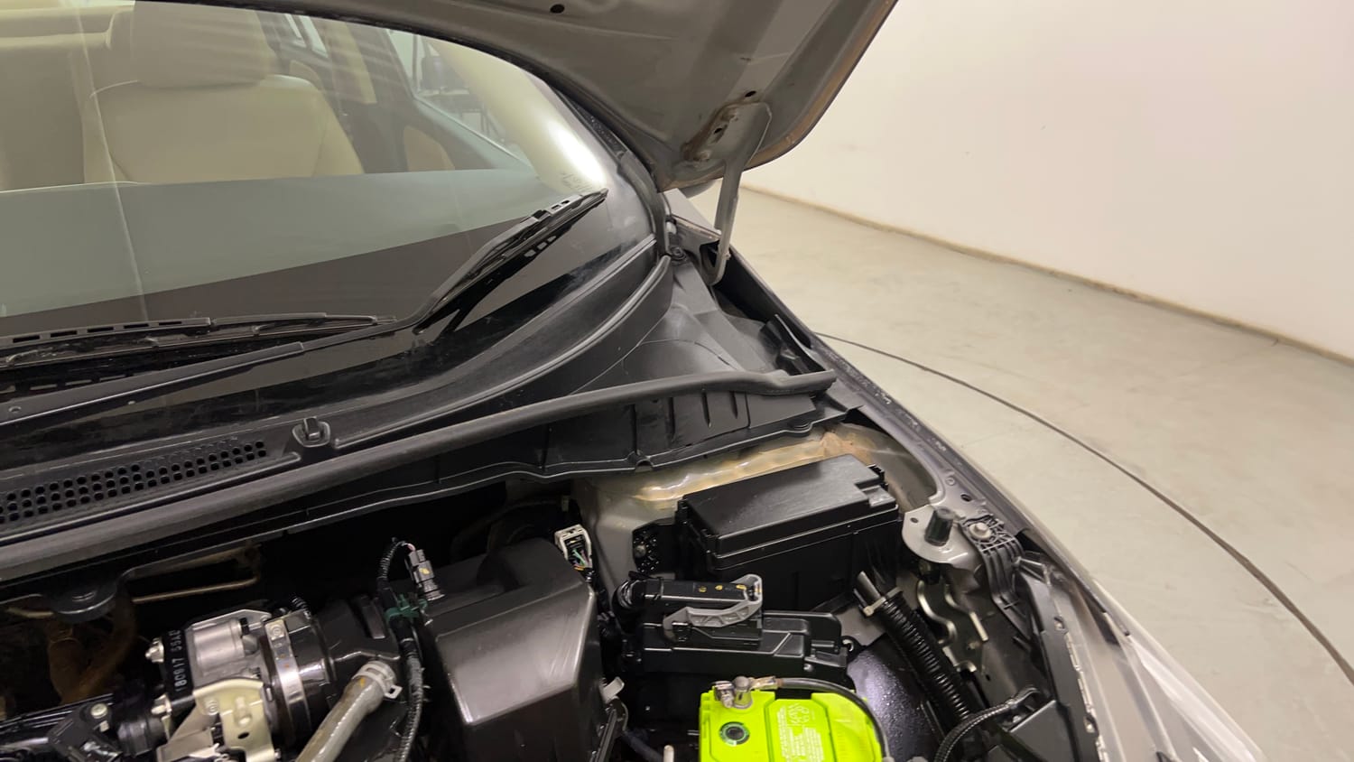 Used 2018 Honda City VX Petrol Petrol Manual engine ENGINE LEFT SIDE HINGE & APRON VIEW
