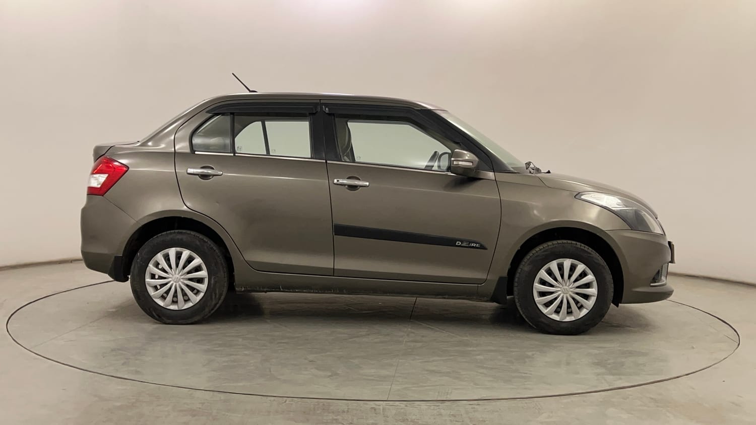 Used 2015 Maruti Suzuki Swift Dzire VXI Petrol Manual exterior RIGHT SIDE VIEW