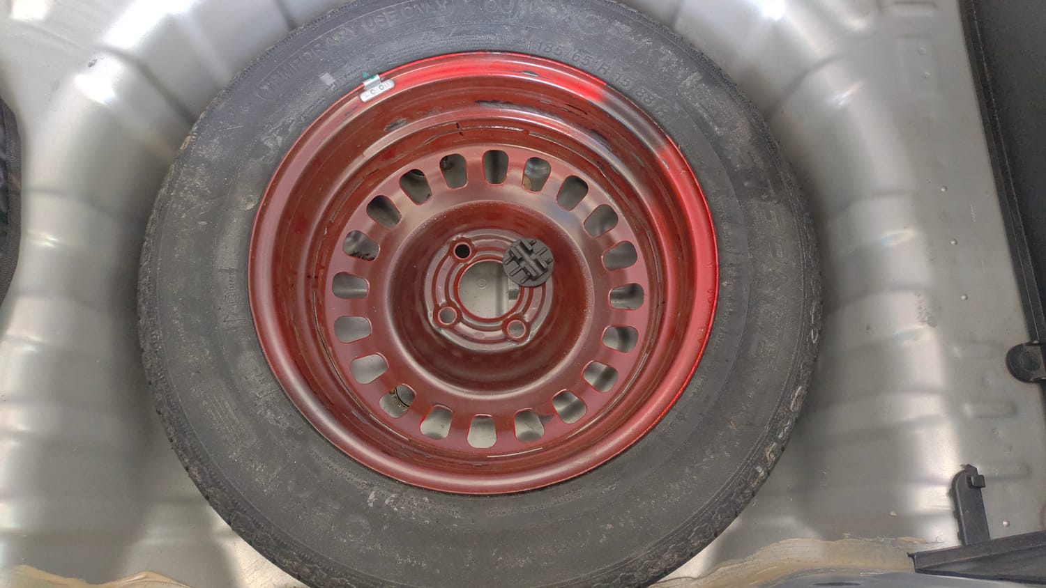 Used 2021 Renault Kiger RXT MT Petrol Manual tyres SPARE TYRE VIEW