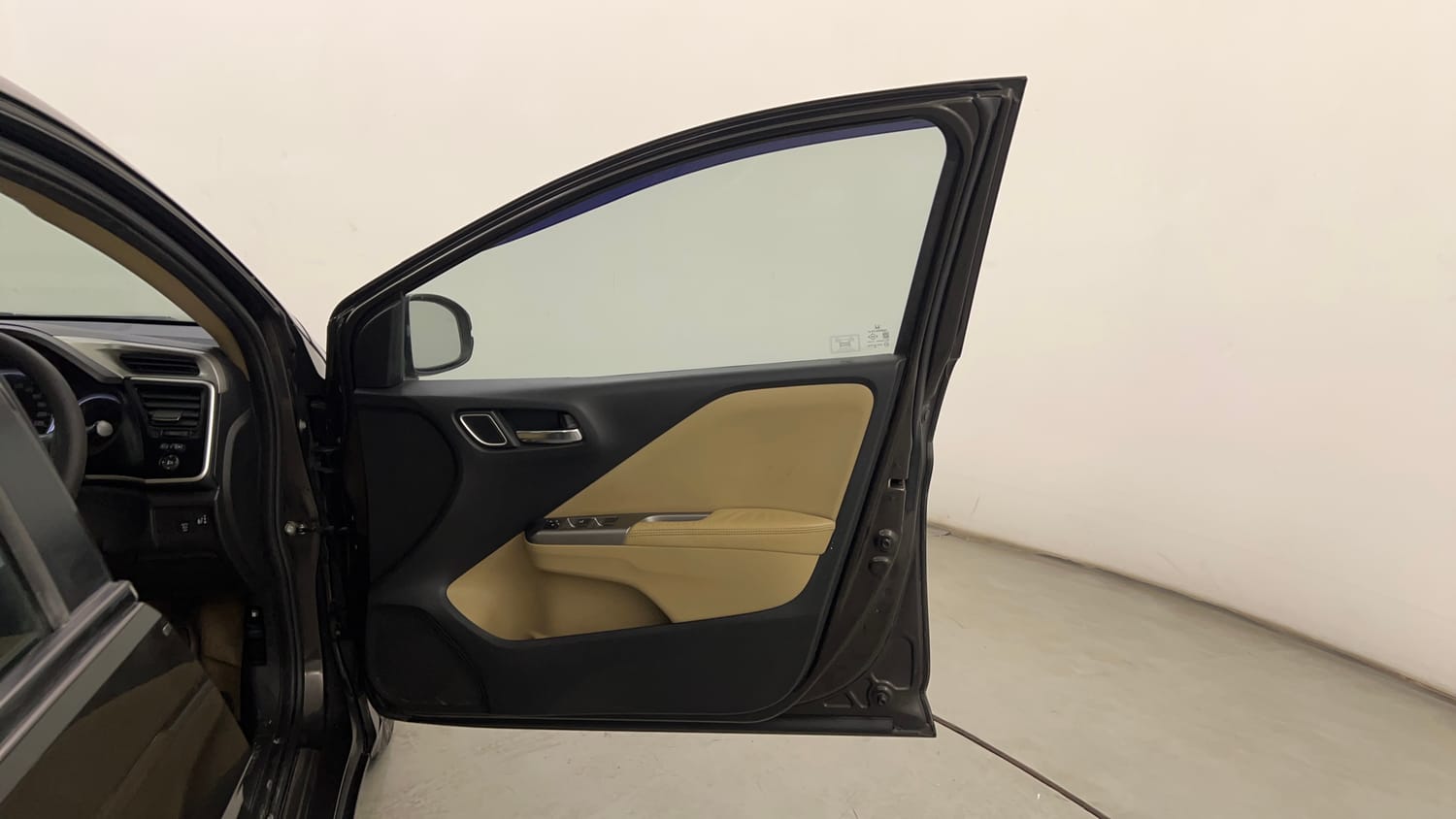 Used 2018 Honda City VX Petrol Petrol Manual interior RIGHT FRONT DOOR OPEN VIEW