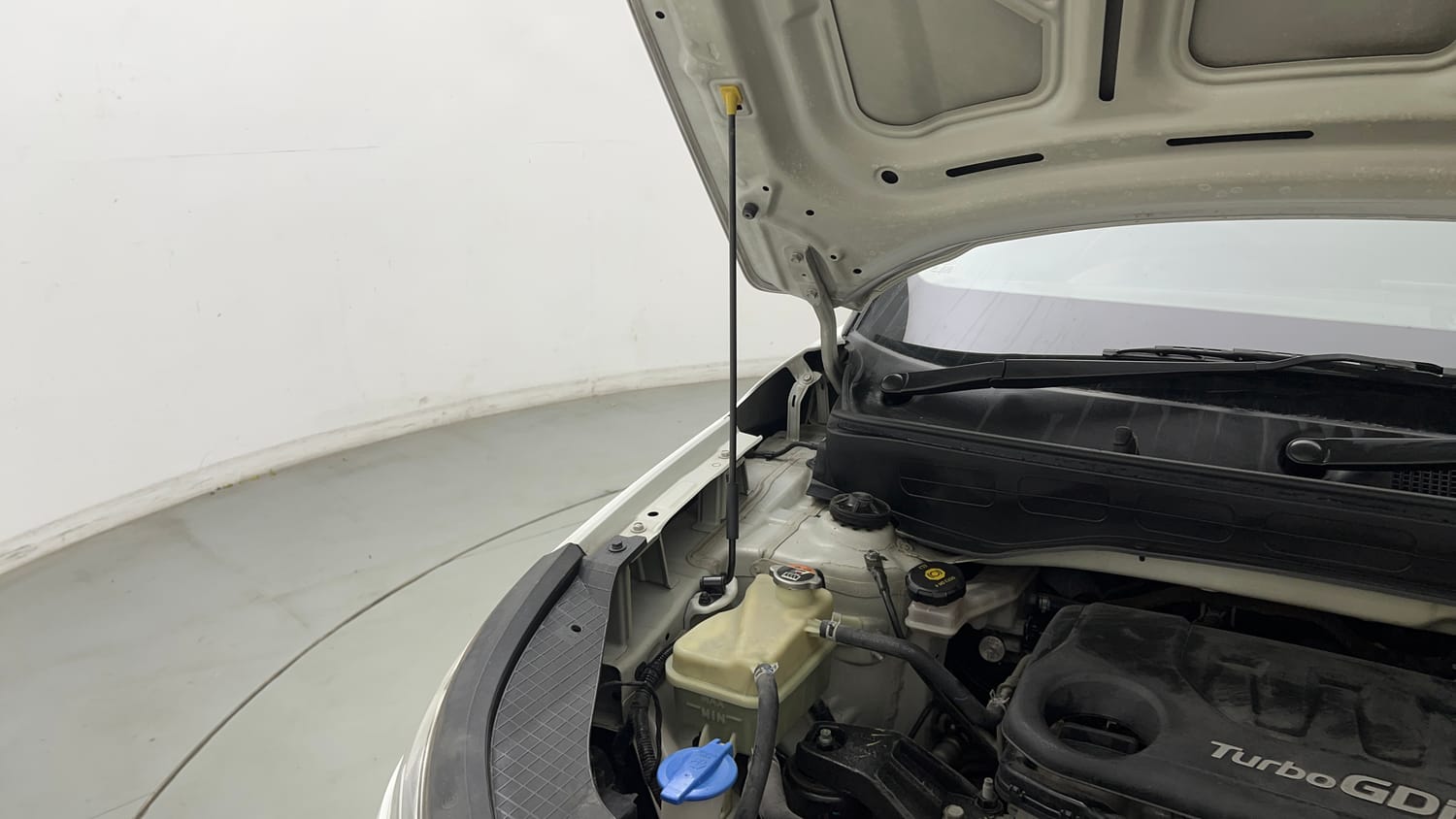 Used 2020 hyundai Venue SX 1.0 Turbo Petrol Petrol Manual engine ENGINE RIGHT SIDE HINGE & APRON VIEW