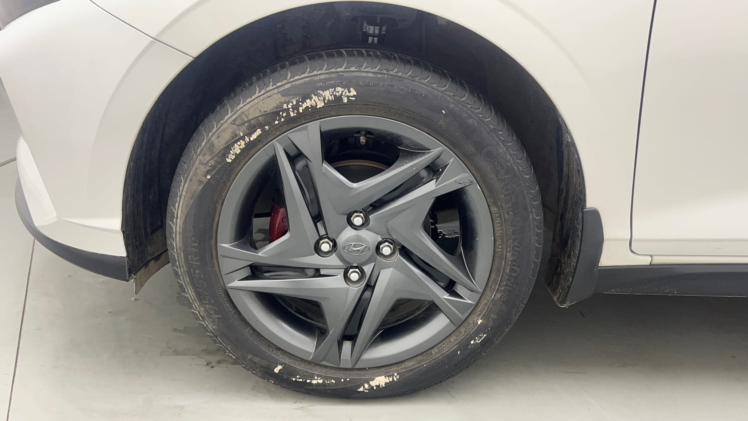 Used 2024 Hyundai i20 Sportz 1.2 MT Petrol Manual tyres LEFT FRONT TYRE RIM VIEW
