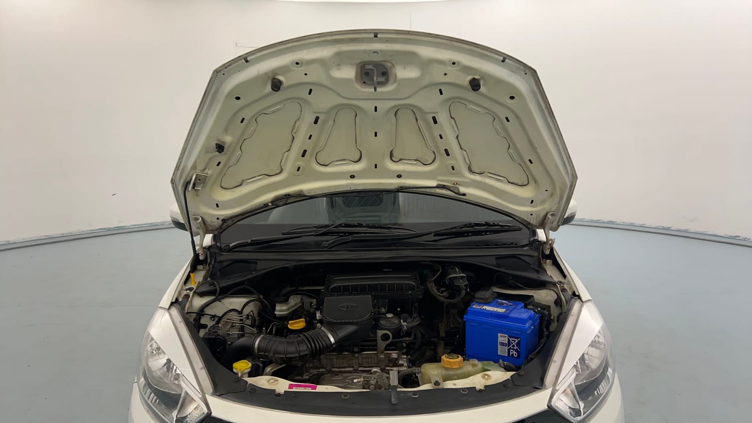 Used 2018 Tata Tiago Revotron XZ Plus Petrol Manual engine ENGINE & BONNET OPEN FRONT VIEW