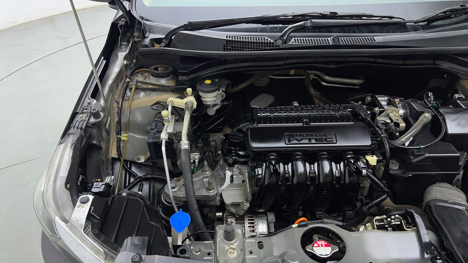 Used 2019 Honda Amaze 1.2 V CVT Petrol Petrol Automatic engine ENGINE RIGHT SIDE VIEW