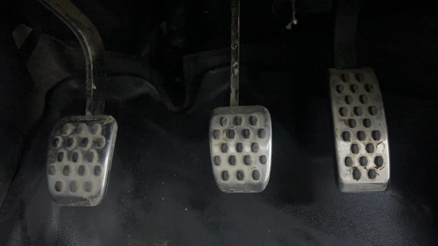 Used 2023 Mahindra XUV 300 W8 1.2 Petrol Petrol Manual interior PEDALS VIEW