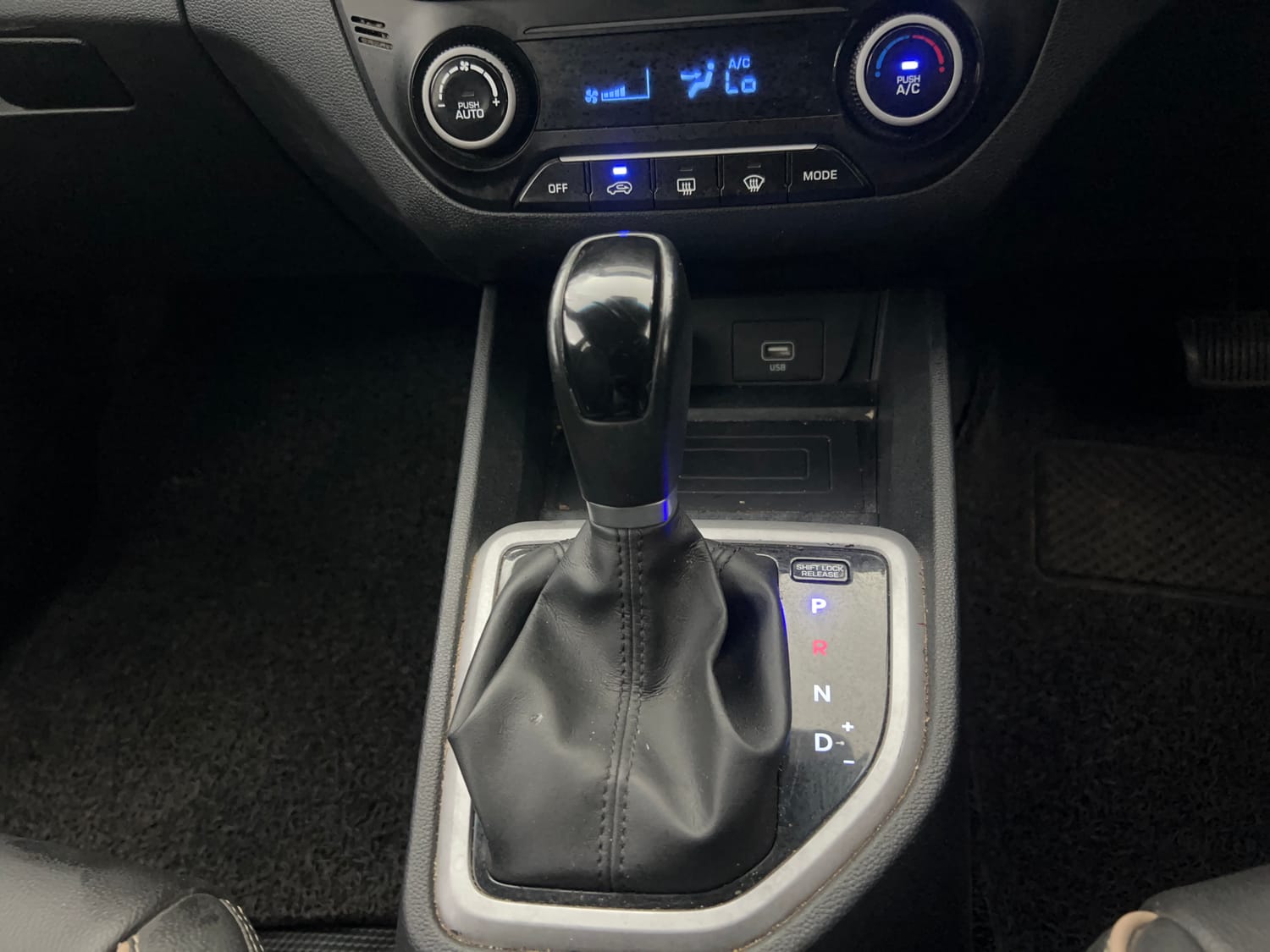Used 2019 Hyundai Creta SX 1.6 AT Petrol Petrol Automatic interior GEAR  KNOB VIEW