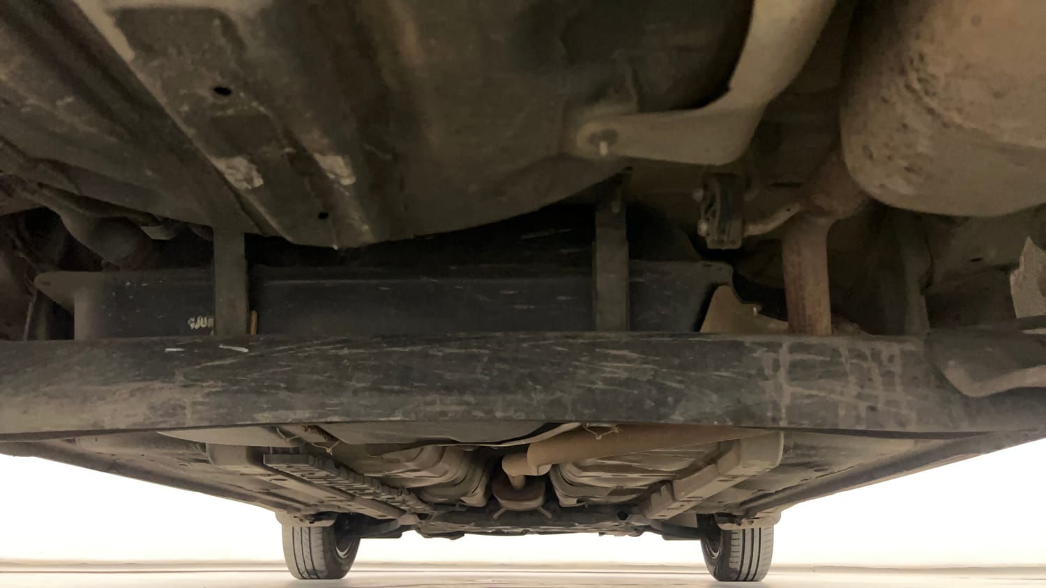 Used 2019 Hyundai Grand i10 Sportz AT 1.2 Kappa VTVT Petrol Automatic extra REAR UNDERBODY VIEW (TAKEN FROM REAR)