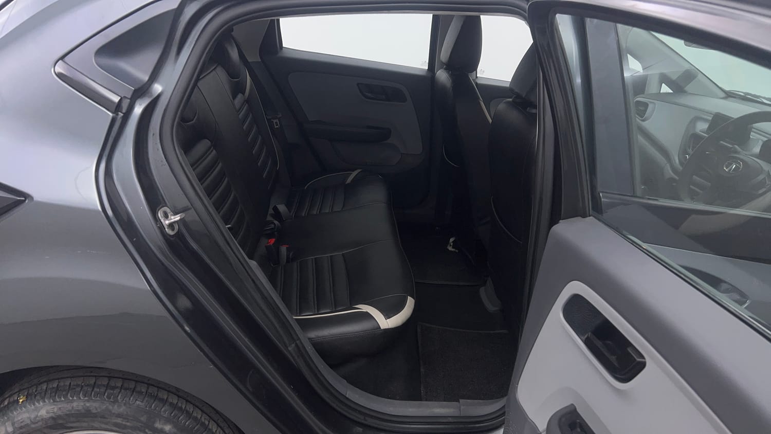 Used 2020 Tata Altroz XM Petrol Petrol Manual interior RIGHT SIDE REAR DOOR CABIN VIEW