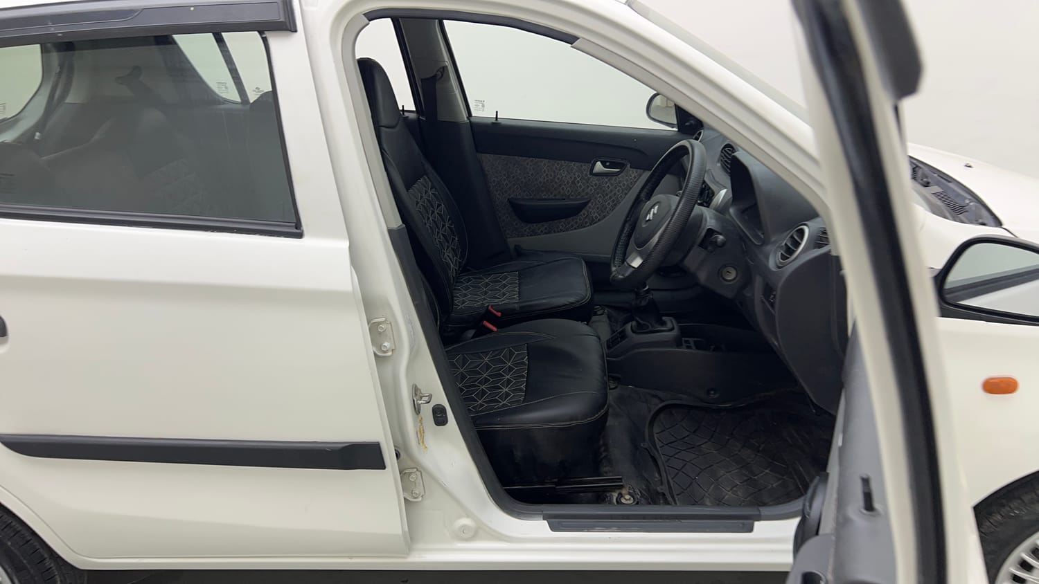 Used 2018 Maruti Suzuki Alto 800 LXi Petrol Manual interior RIGHT SIDE FRONT DOOR CABIN VIEW
