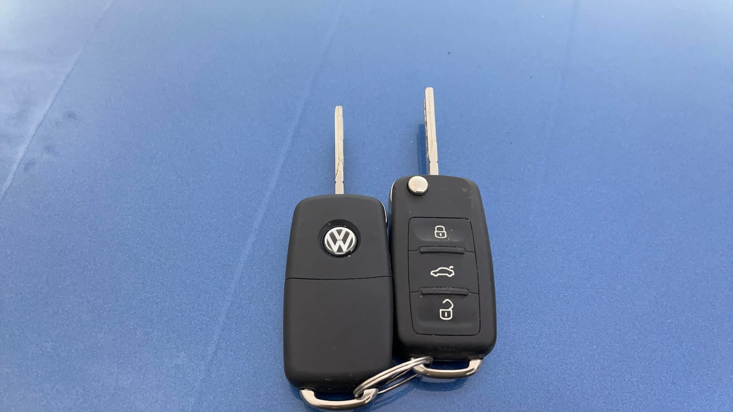 Used 2016 Volkswagen Ameo Highline 1.5L AT Diesel Automatic extra CAR KEY VIEW