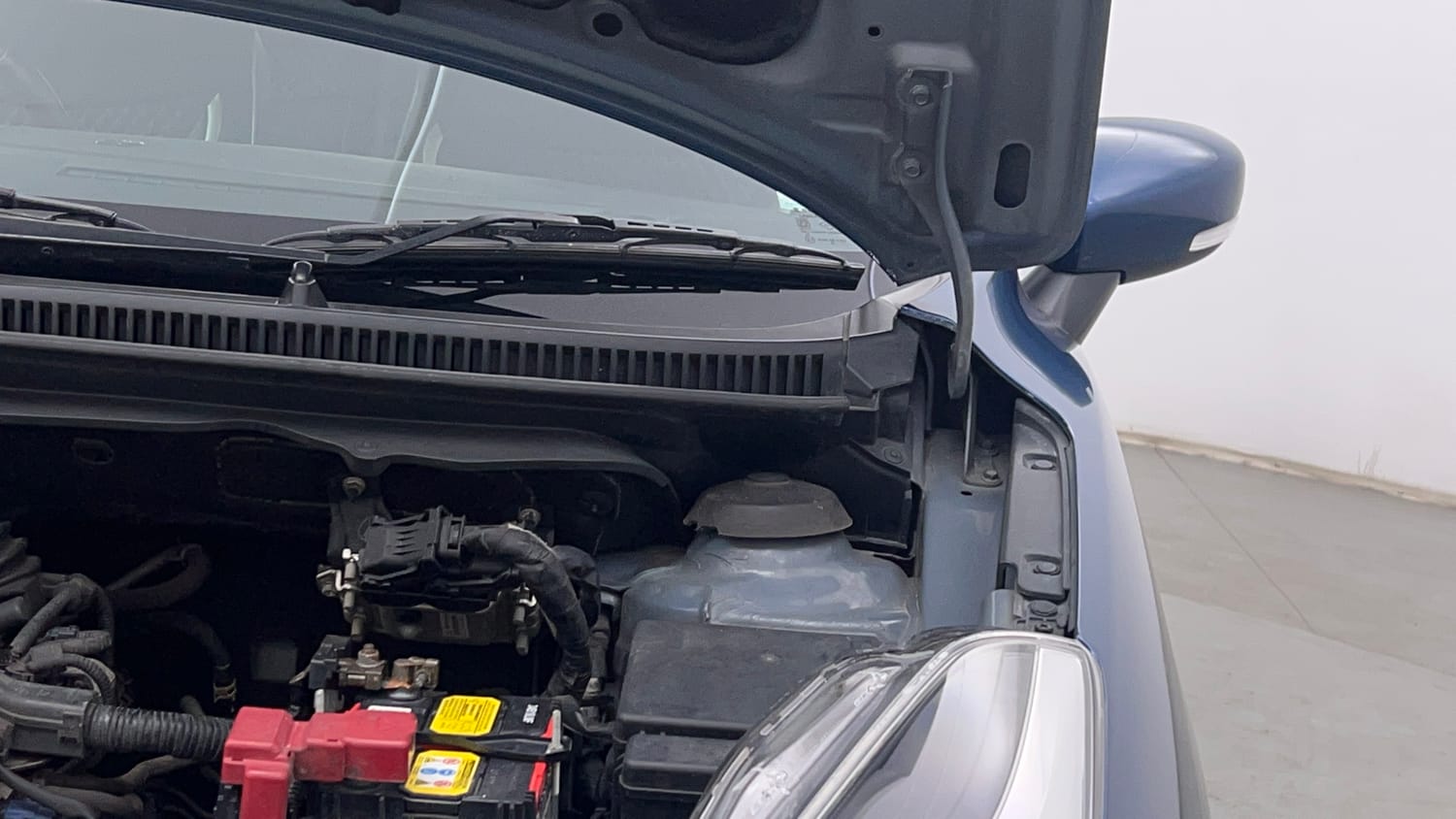 Used 2018 Maruti Suzuki Baleno Alpha 1.2 Petrol Manual engine ENGINE LEFT SIDE HINGE & APRON VIEW