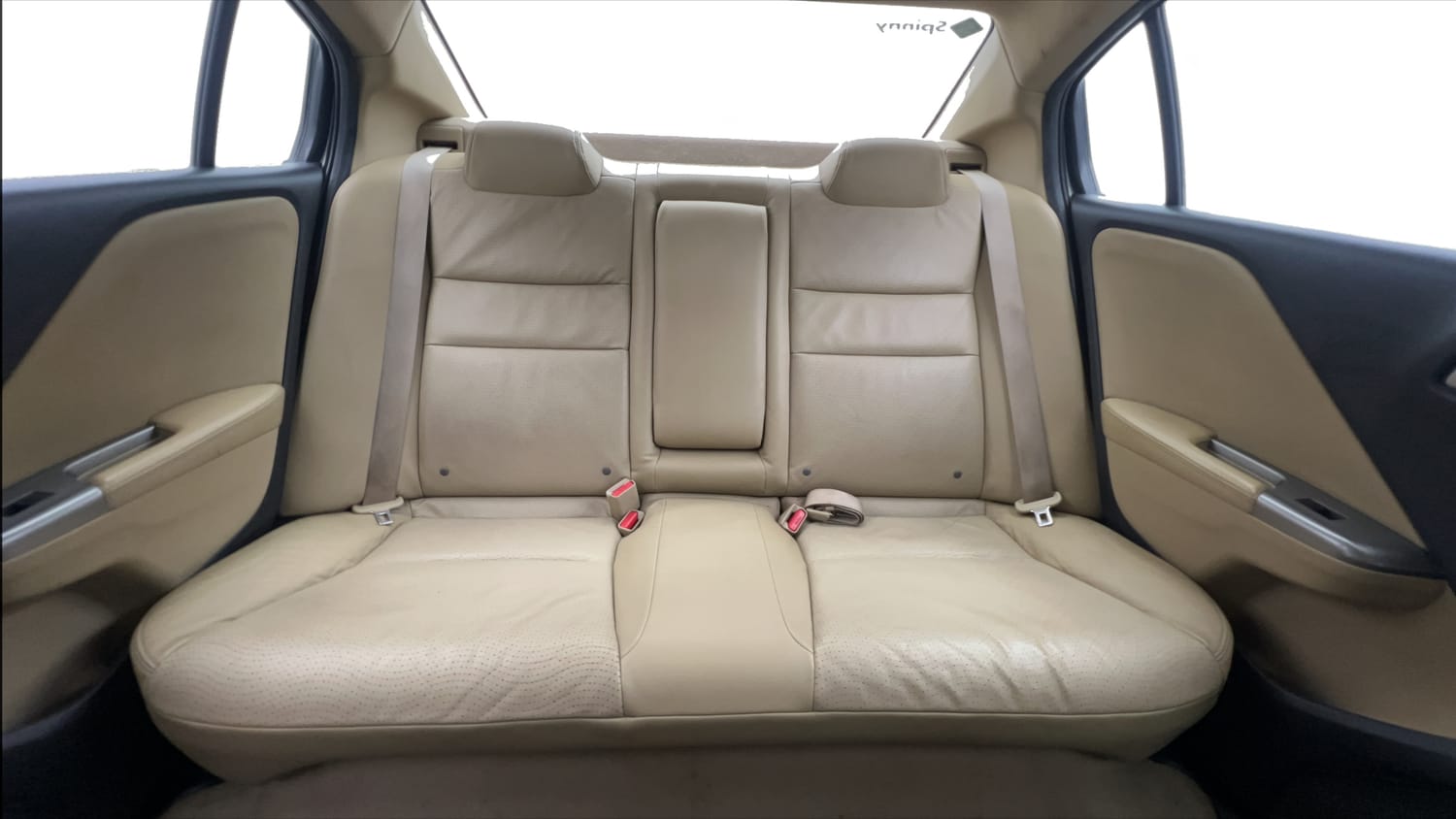 Used 2016 Honda City VX (O) MT BL Petrol Manual interior REAR SEAT CONDITION VIEW
