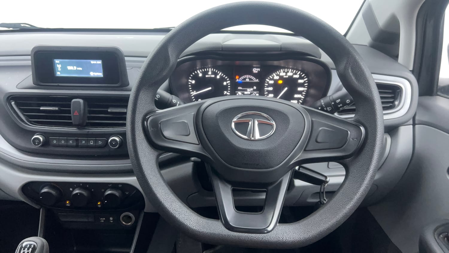 Used 2020 Tata Altroz XM Petrol Petrol Manual interior STEERING VIEW