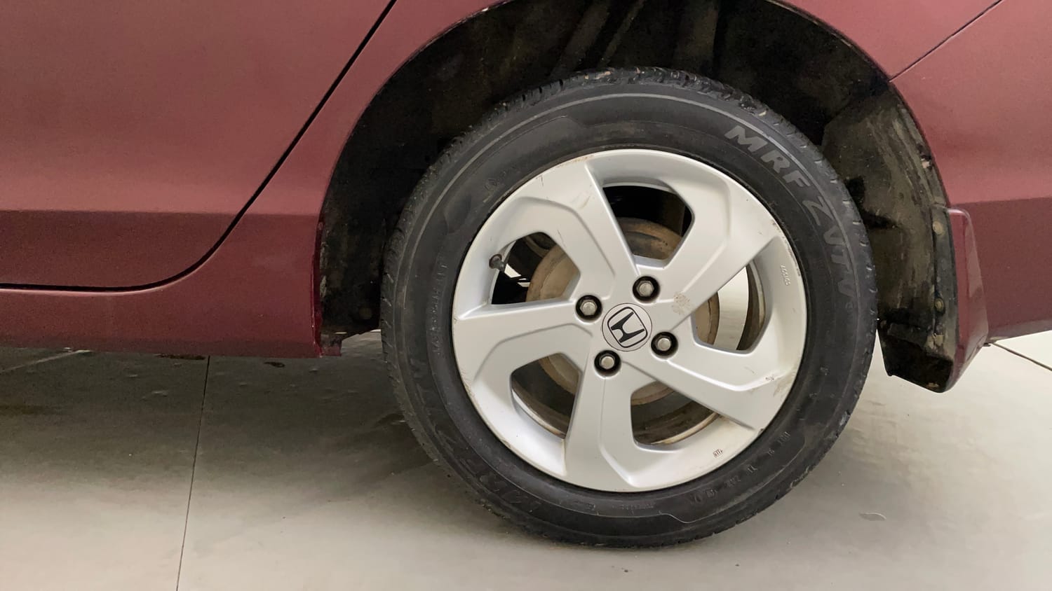Used 2014 Honda City V Diesel Diesel Manual tyres LEFT REAR TYRE RIM VIEW