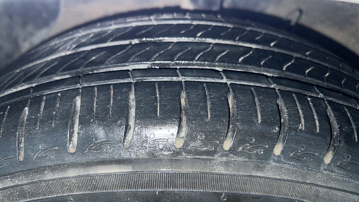 Used 2025 Hyundai Grand i10 Nios Sportz 1.2 Kappa VTVT Petrol Manual tyres LEFT FRONT TYRE TREAD VIEW