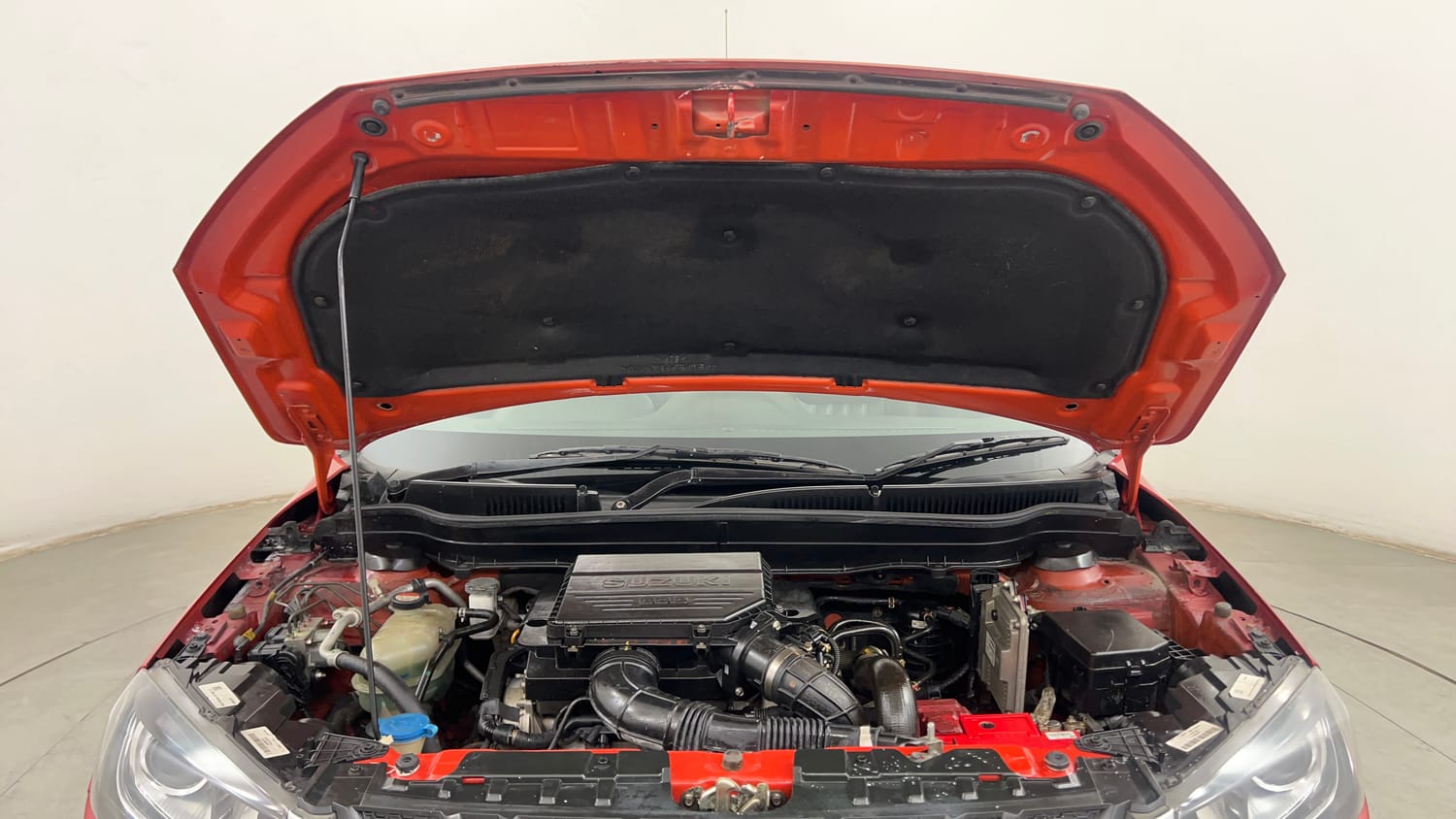 Used 2018 Maruti Suzuki Vitara Brezza [2016-2020] ZDi Diesel Manual engine ENGINE & BONNET OPEN FRONT VIEW