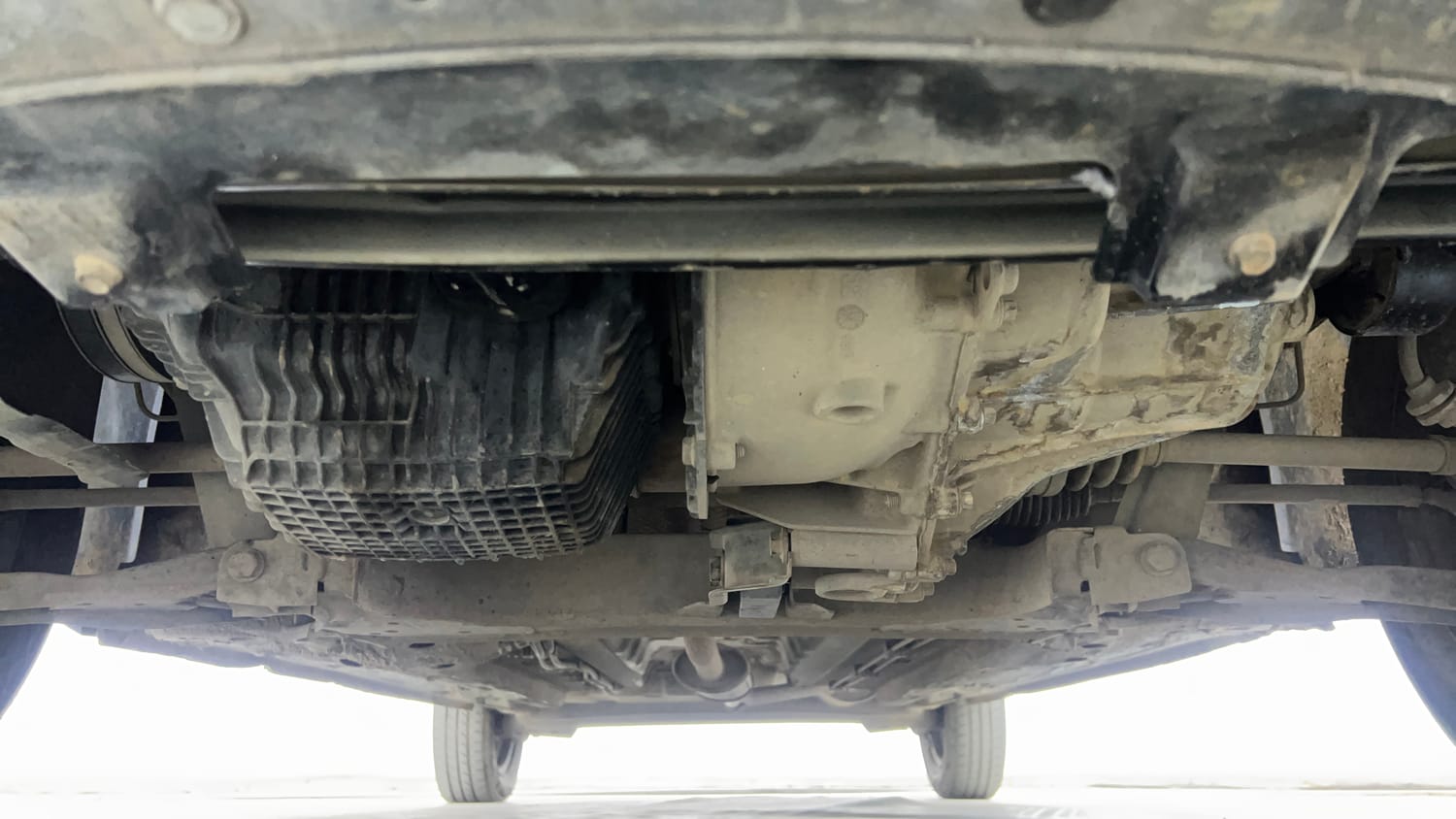 Used 2022 Renault Kwid RXT 1.0 Petrol Manual extra FRONT LEFT UNDERBODY VIEW