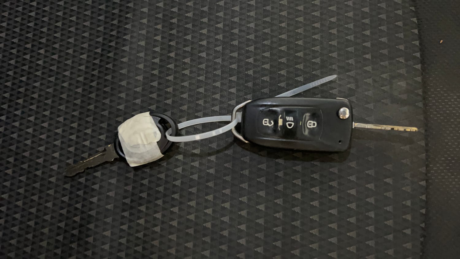 Used 2018 Tata Tiago Revotron XZ Plus Petrol Manual extra CAR KEY VIEW