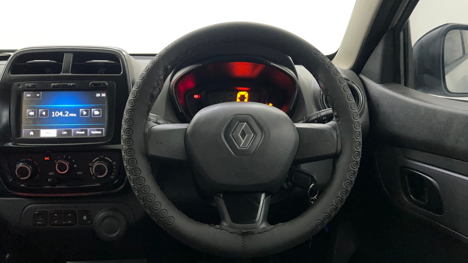 Used 2016 Renault Kwid RXT Opt Petrol Manual interior STEERING VIEW