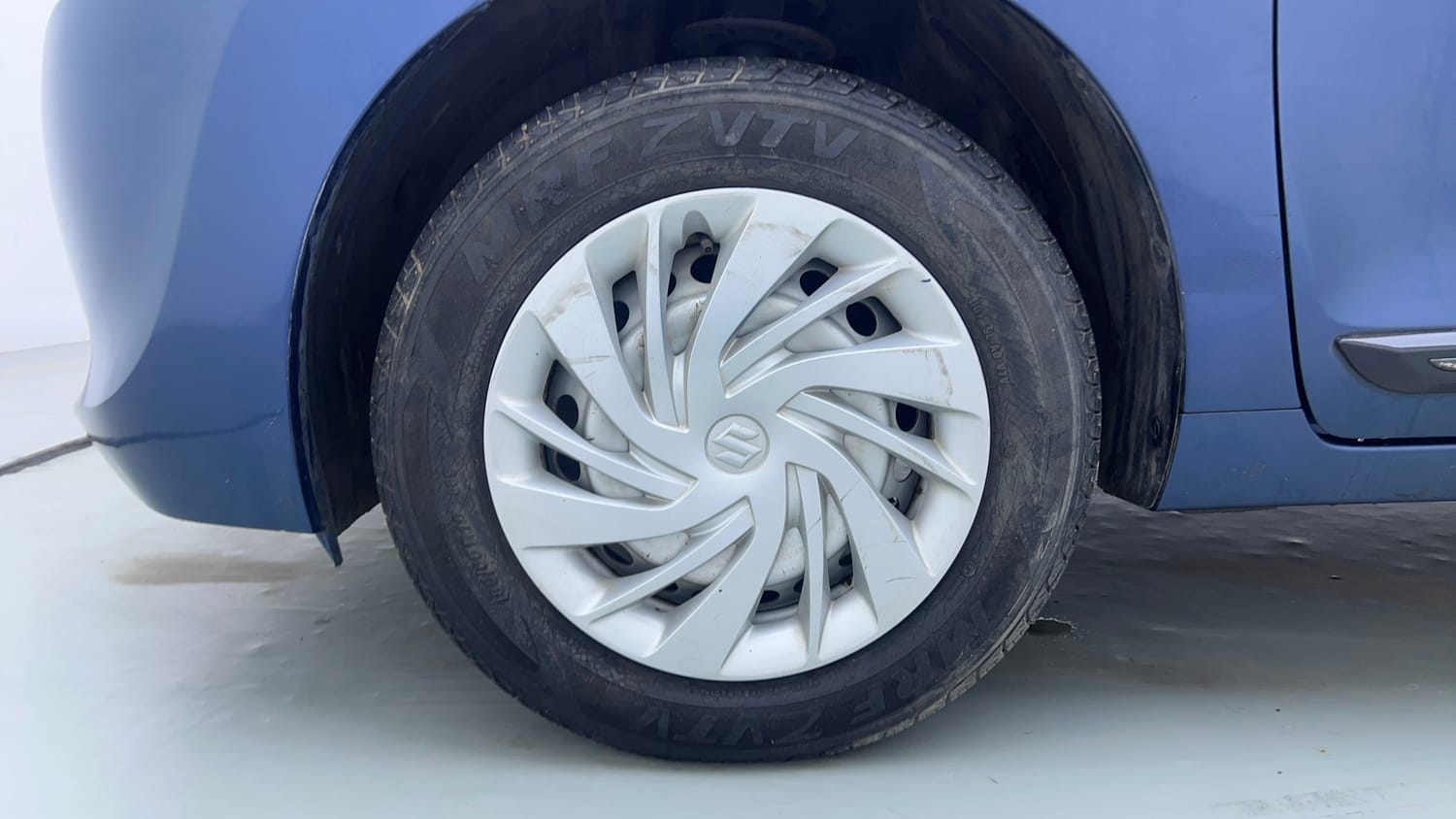 Used 2017 Maruti Suzuki Baleno Sigma 1.2 Petrol Manual tyres LEFT FRONT TYRE RIM VIEW