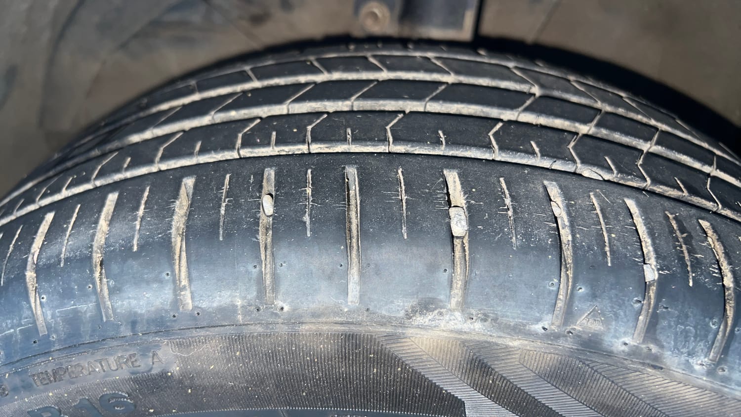 Used 2018 Maruti Suzuki Baleno Alpha 1.2 Petrol Manual tyres LEFT FRONT TYRE TREAD VIEW