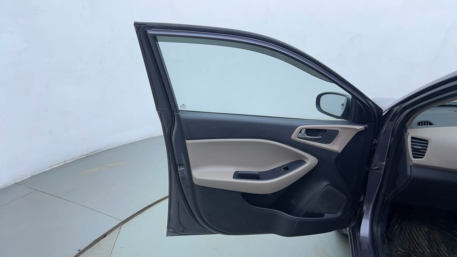 Used 2016 Hyundai Elite i20 Asta 1.2 Petrol Manual interior LEFT FRONT DOOR OPEN VIEW