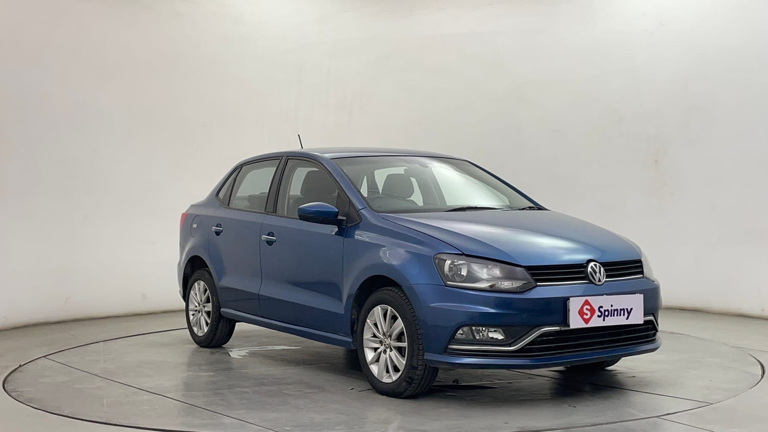 Used 2016 Volkswagen Ameo Highline 1.5L AT Diesel Automatic exterior RIGHT FRONT CORNER VIEW