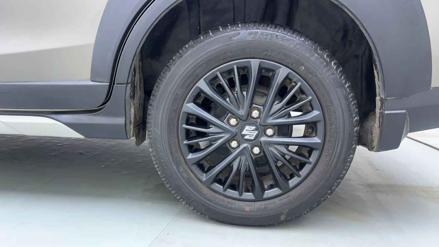 Used 2020 Maruti Suzuki XL6 Alpha MT Petrol Petrol Manual tyres LEFT REAR TYRE RIM VIEW