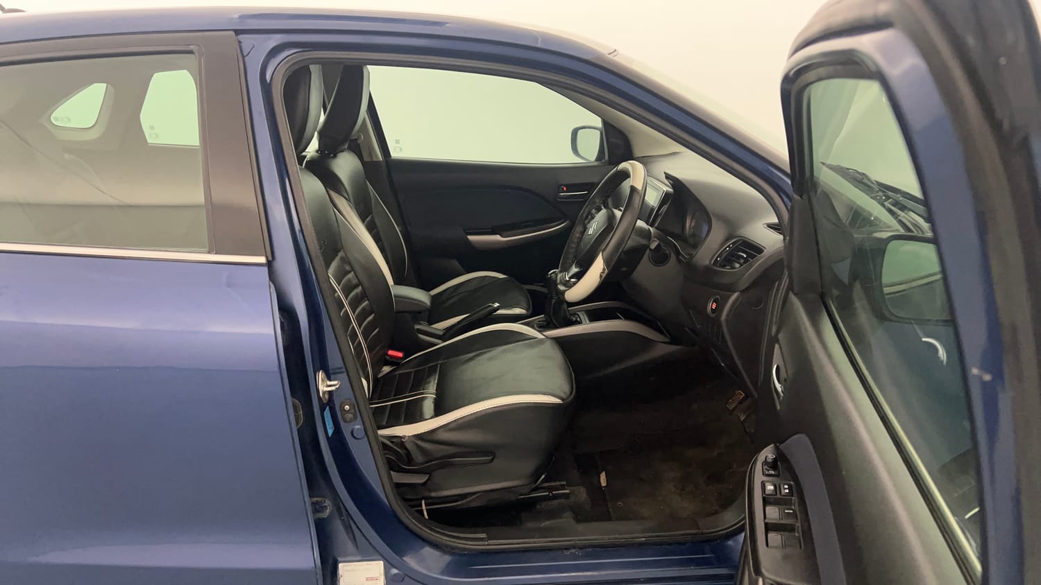Used 2020 Maruti Suzuki Baleno Alpha Petrol Manual interior RIGHT SIDE FRONT DOOR CABIN VIEW