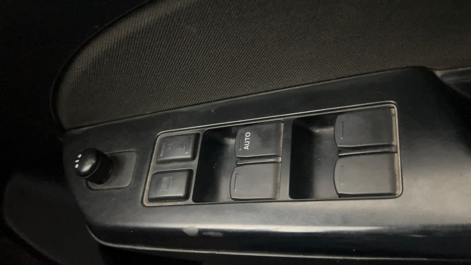 Used 2015 Maruti Suzuki Swift VXi Petrol Manual top_features Power windows