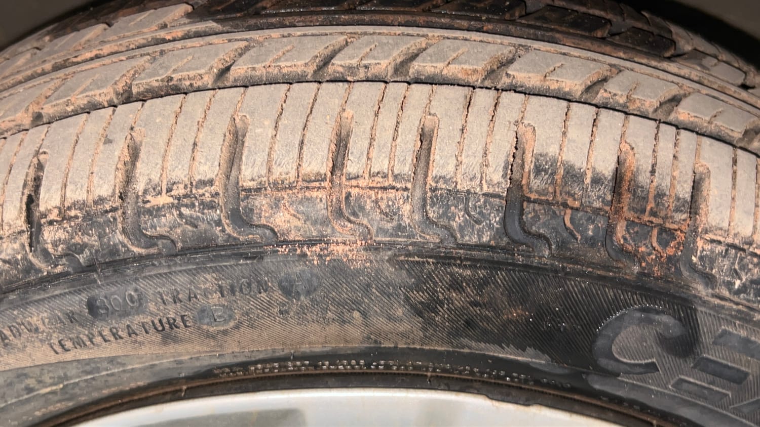 Used 2019 Maruti Suzuki Wagon R 1.0 VXI AMT Petrol Automatic tyres RIGHT FRONT TYRE TREAD VIEW