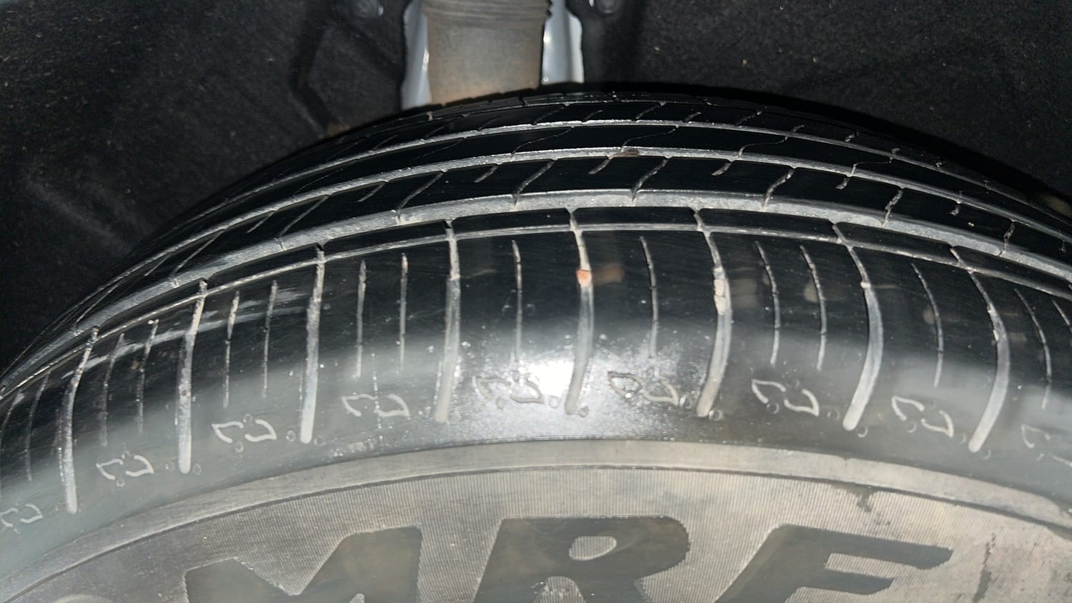 Used 2025 Mahindra XUV700 AX5 Petrol MT 7 STR Petrol Manual tyres RIGHT REAR TYRE TREAD VIEW