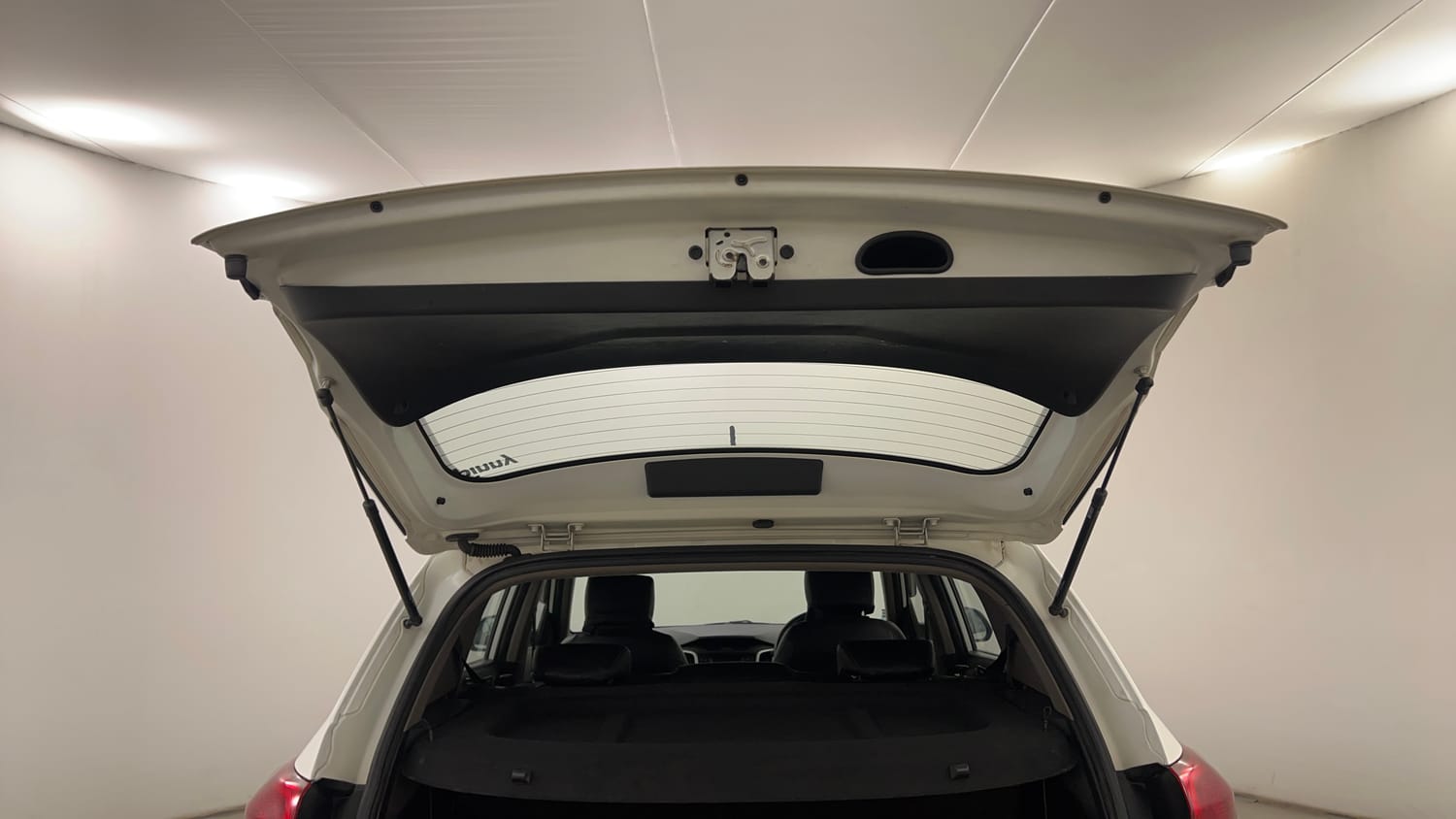 Used 2019 Hyundai Creta S 1.6 AT CRDi Diesel Automatic interior DICKY DOOR OPEN VIEW