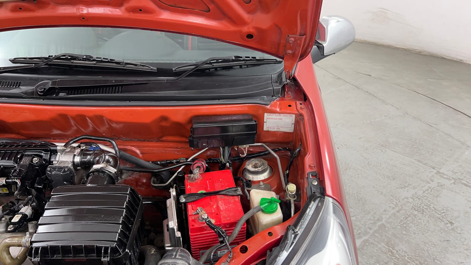 Used 2016 Maruti Suzuki Alto 800 Vxi Petrol Manual engine ENGINE LEFT SIDE HINGE & APRON VIEW