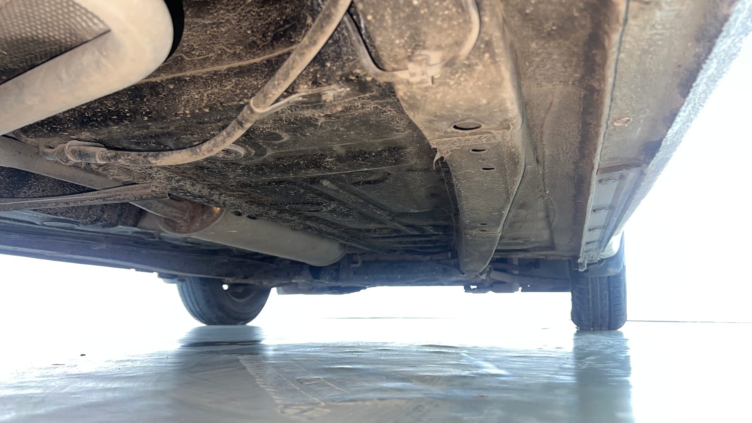 Used 2019 Maruti Suzuki Dzire VXi AMT Petrol Automatic extra REAR RIGHT UNDERBODY VIEW