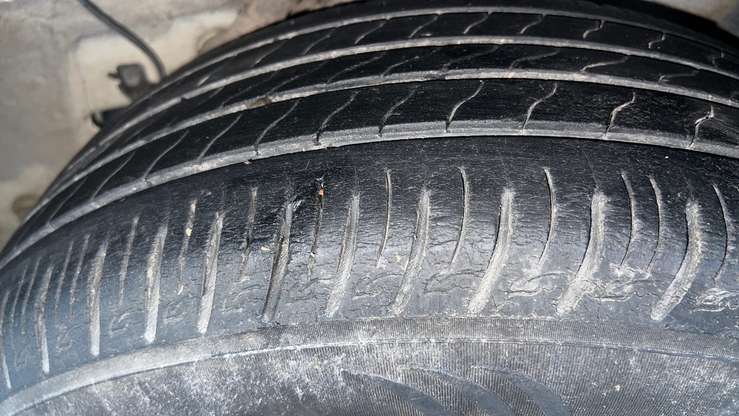 Used 2020 hyundai Venue SX 1.0 Turbo Petrol Petrol Manual tyres LEFT REAR TYRE TREAD VIEW
