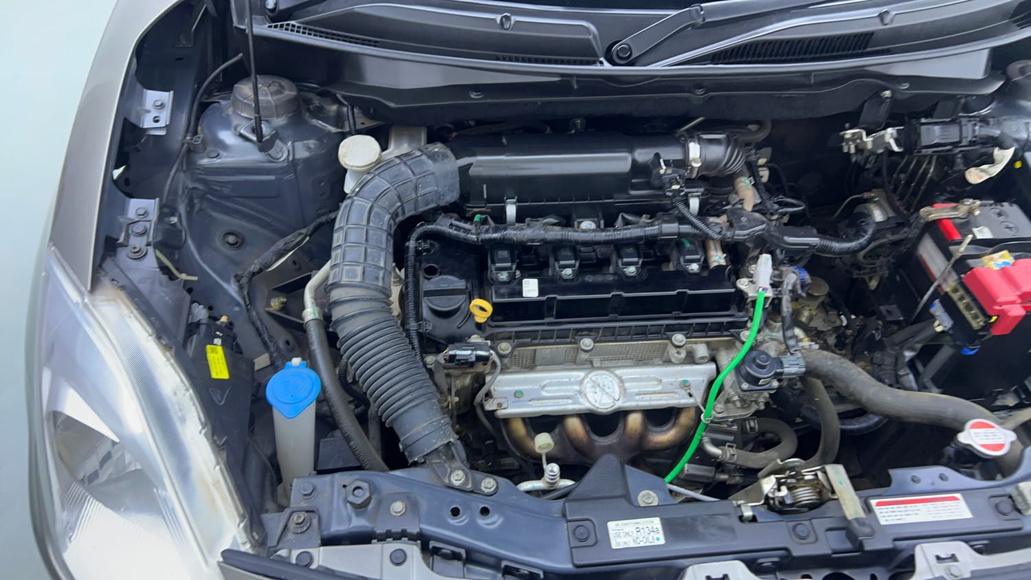 Used 2022 Maruti Suzuki Swift VXi Petrol Manual engine ENGINE RIGHT SIDE VIEW