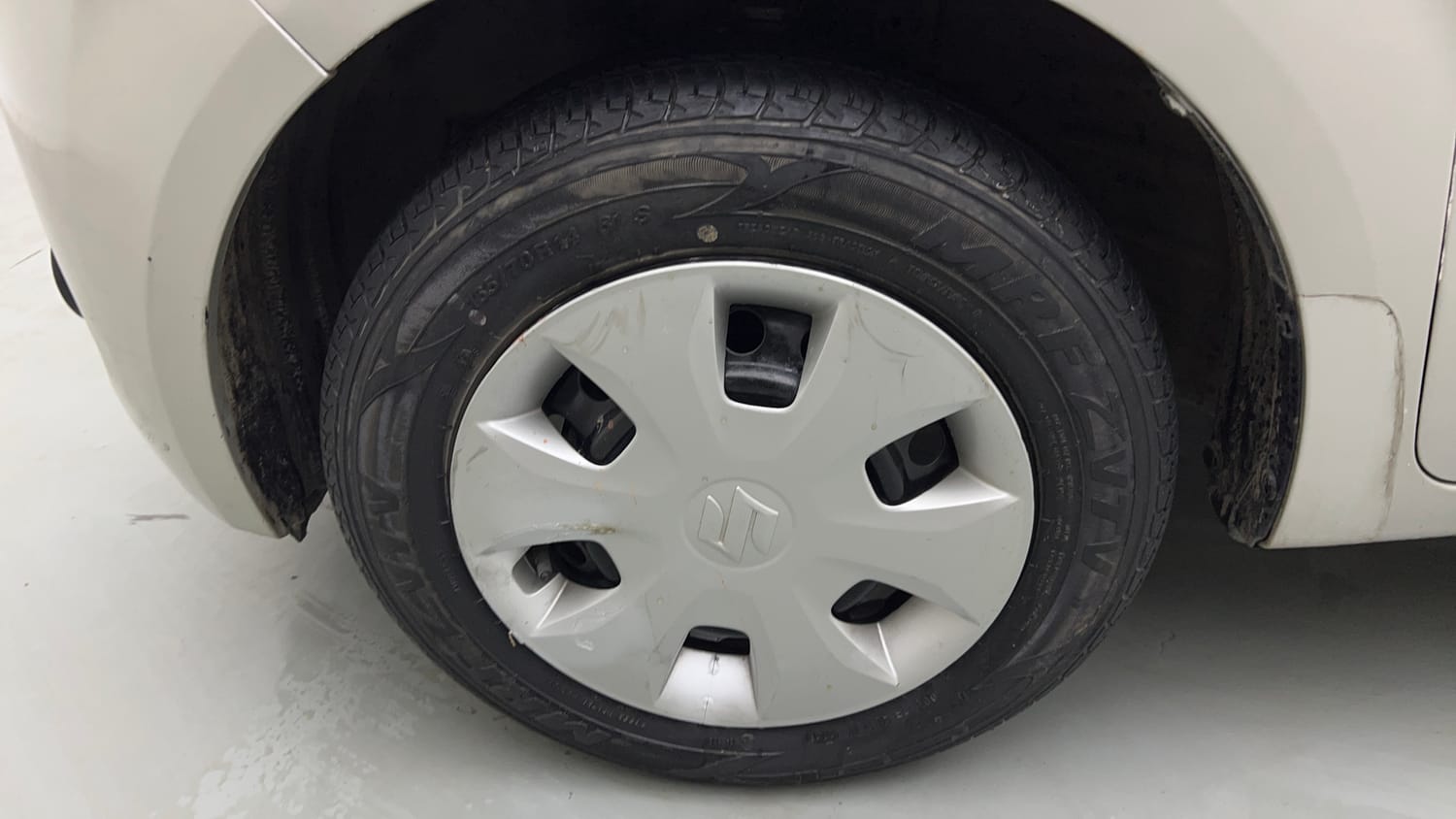 Used 2019 Maruti Suzuki Wagon R VXi 1.0 Petrol Manual tyres LEFT FRONT TYRE RIM VIEW