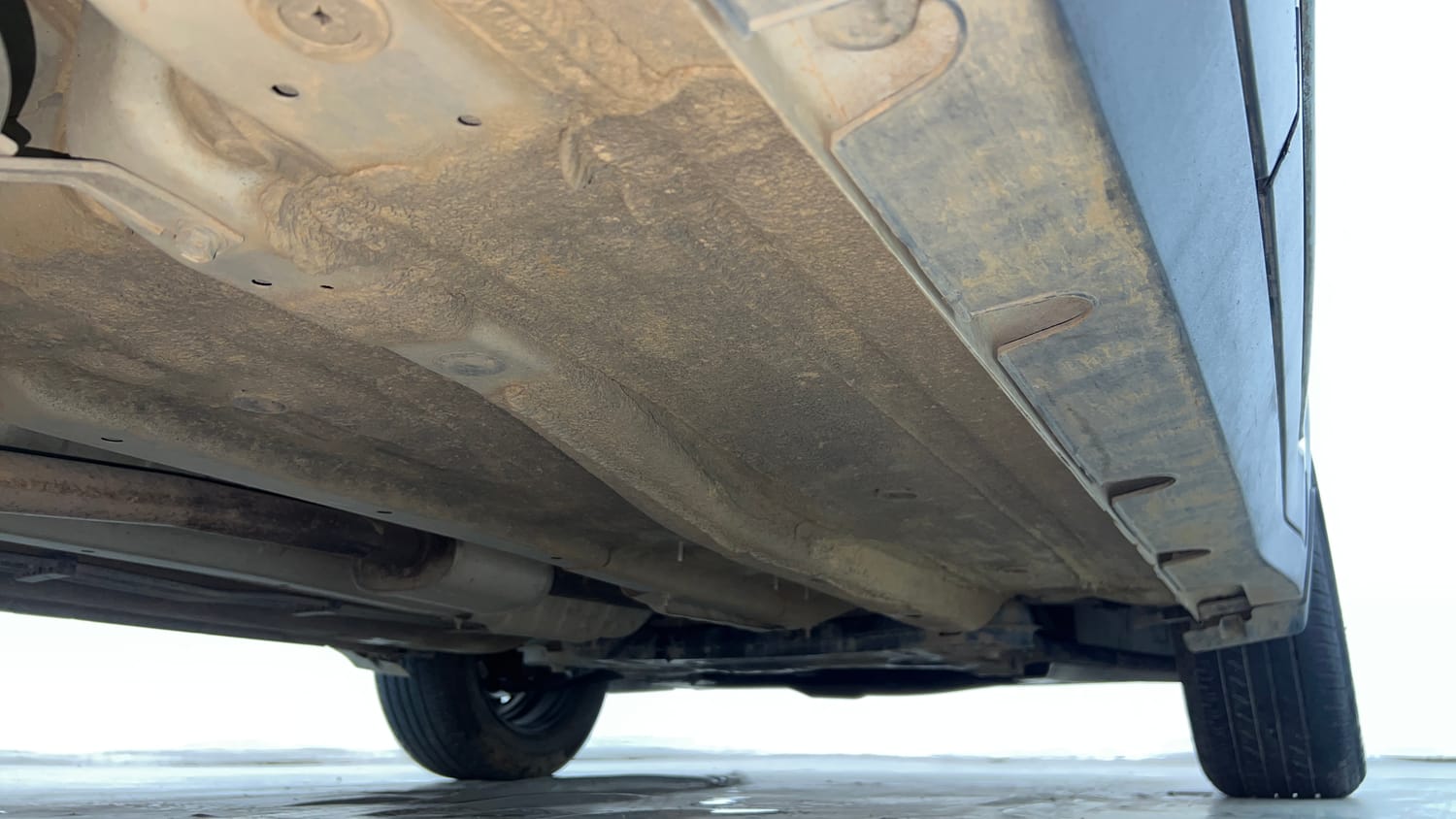 Used 2022 Kia Sonet HTK Plus 1.2 Petrol Manual extra REAR RIGHT UNDERBODY VIEW