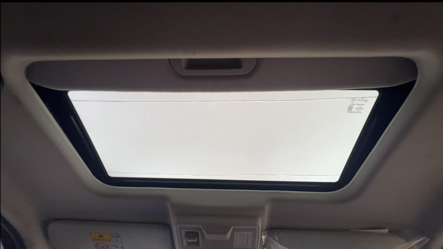 Used 2024 Tata Punch Creative Dual Tone AMT Sunroof Petrol Automatic top_features Sunroof